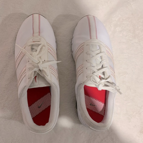 Nike boots/ runners - Picture 1 of 3